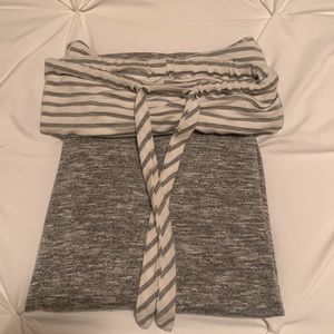 Women’s gray and white pullover